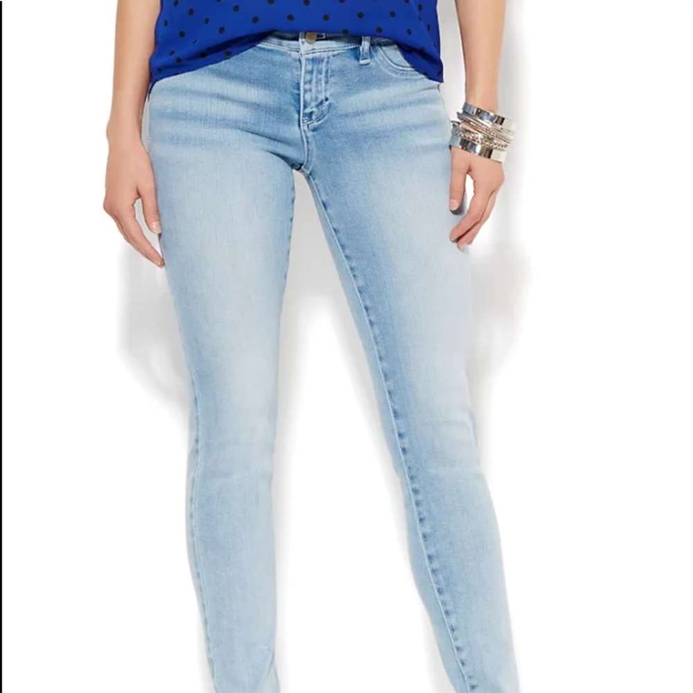 NWT NY&CO light blue jean jegging, diamond blue